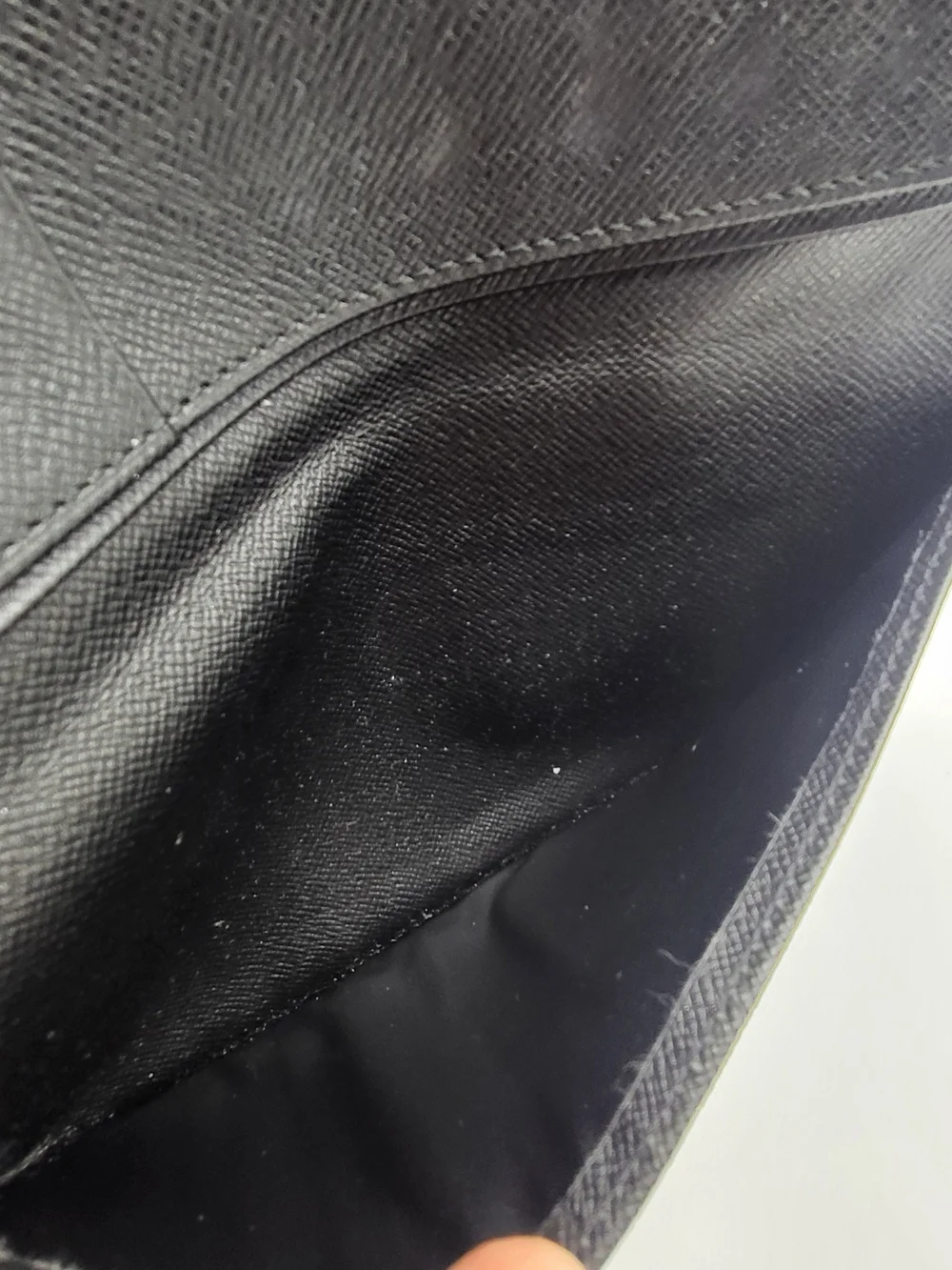 LOUIS VUITTON Taiga Porte Valeurs Organizer Wallet Black..Authentic..